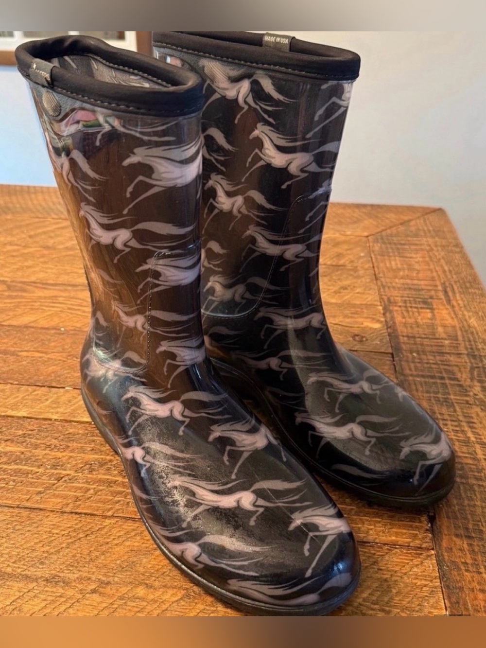 Women’s Classic Black Horse-Print Rain Boots (Size 10)